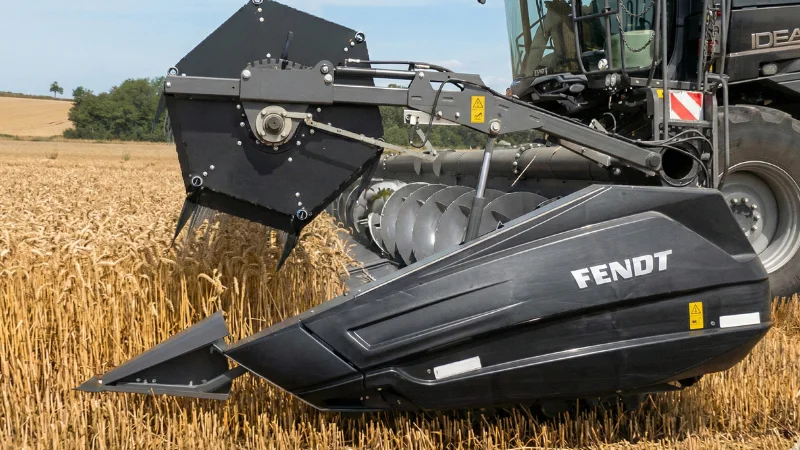 Combine harvester grain header - ree, auger, cutterbar, and crop divider