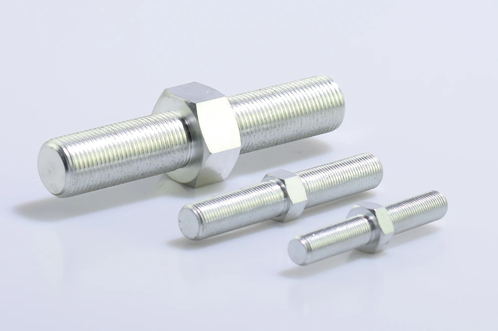 Male-male jack screw adjuster for rod ends
